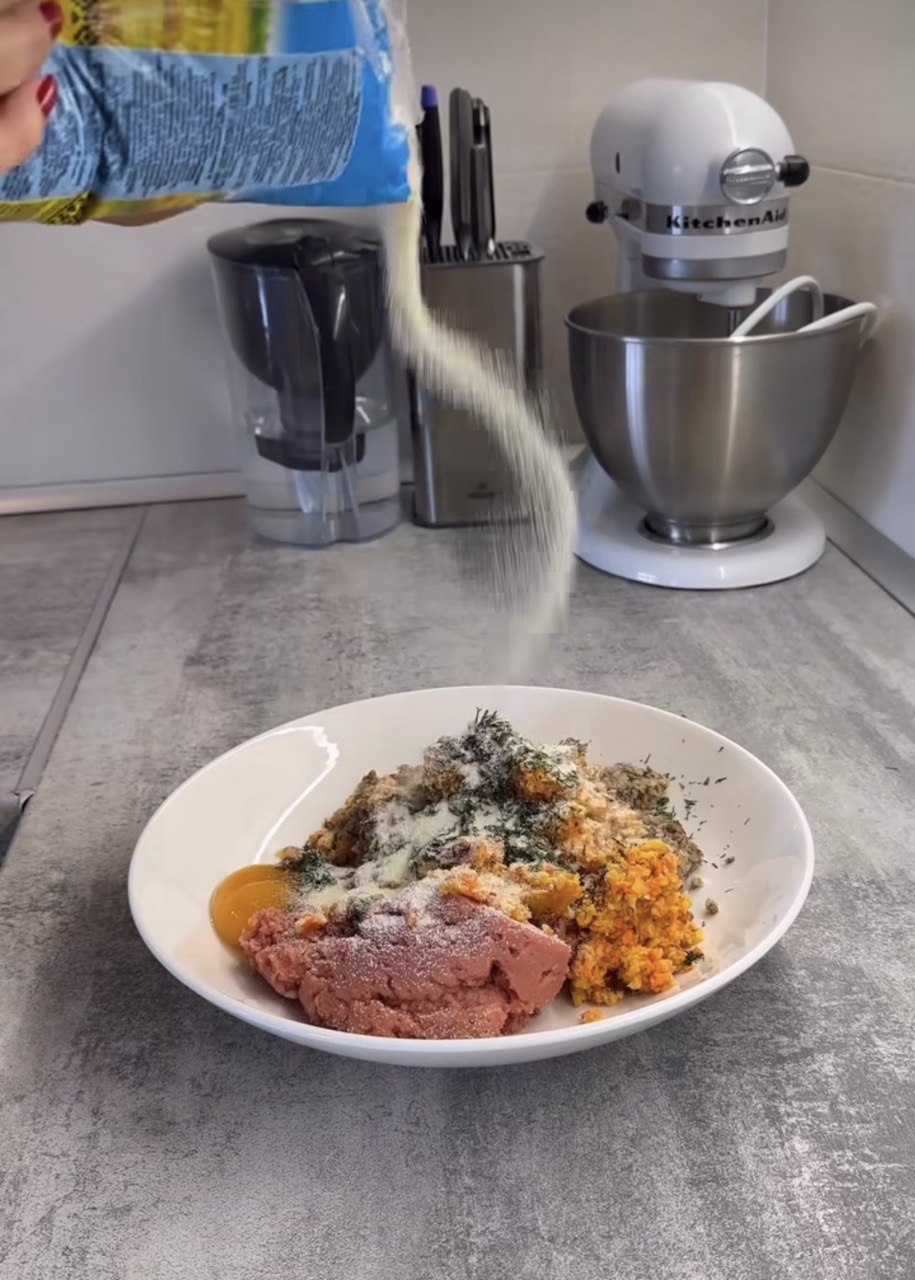 Не викидайте вчорашню гречку: що можна приготувати, щоб було швидко й смачно